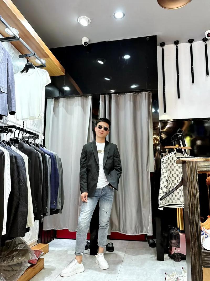 朱刚服装店